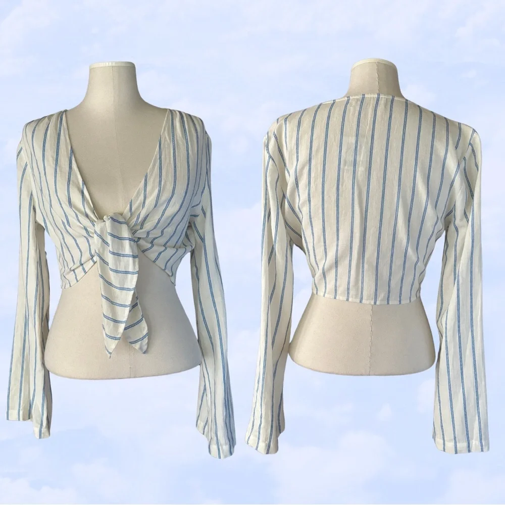 URBAN OUTFITTERS Sale! Cropped Tie Waist Top Light Jacket Blue & White Medium - Picture 1 of 6
